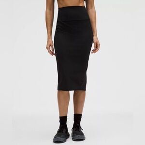 NWT lululemon Nulu Slim-Fit High-Rise Midi Skirt Black